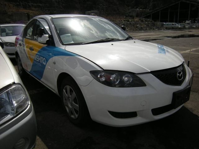 2004 Mazda Axela