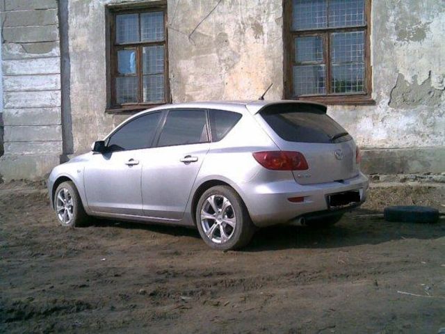 2004 Mazda Axela