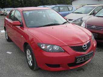 2004 Mazda Axela Photos