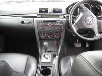 2004 Mazda Axela Wallpapers