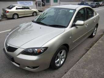 2004 Mazda Axela Photos