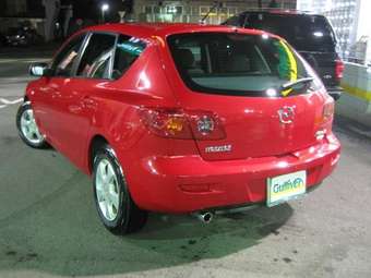 2004 Mazda Axela Pics