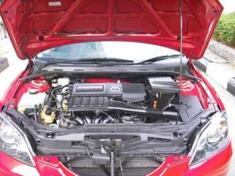 2004 Mazda Axela Pictures