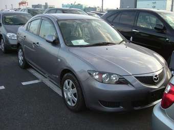 2004 Mazda Axela Photos