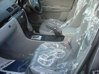 2004 Mazda Axela Pictures