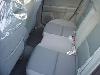 2004 Mazda Axela Photos