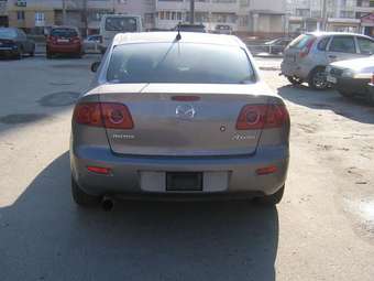 2004 Mazda Axela Photos