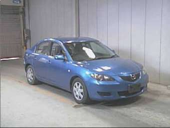 2004 Mazda Axela Photos