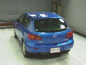 2004 Mazda Axela Pictures