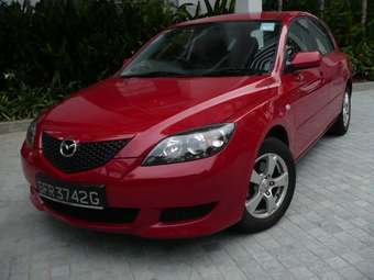 2004 Mazda Axela Photos