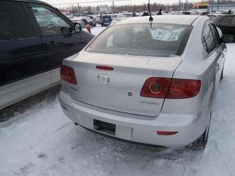 2004 Mazda Axela Pictures