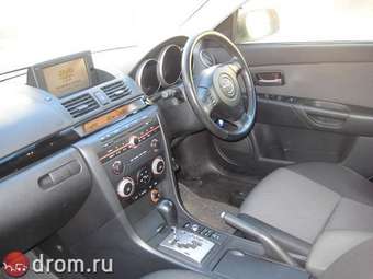 2004 Mazda Axela Photos