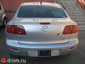 2004 Mazda Axela Pictures