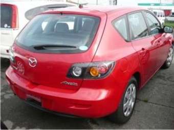 2004 Mazda Axela Photos