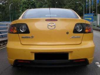 2004 Mazda Axela Pictures