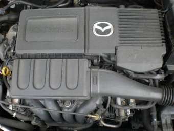 2004 Mazda Axela Pictures