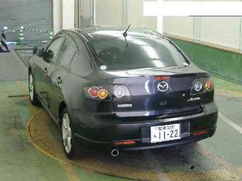 2004 Mazda Axela Pictures