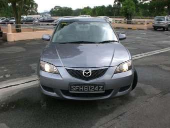 2004 Mazda Axela Pictures