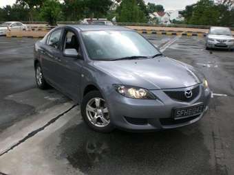2004 Mazda Axela Photos