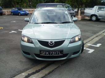2004 Mazda Axela Images