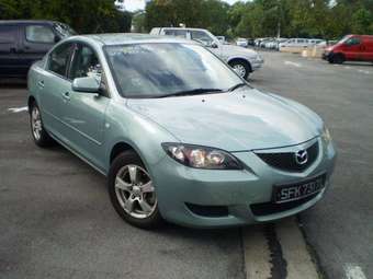 2004 Mazda Axela Pictures