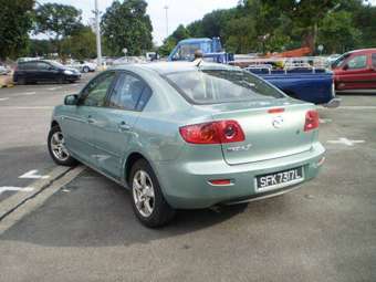 2004 Mazda Axela Pictures