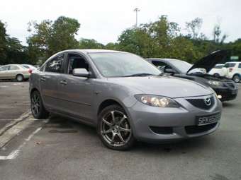 2004 Mazda Axela Photos