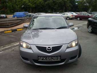 2004 Mazda Axela Photos