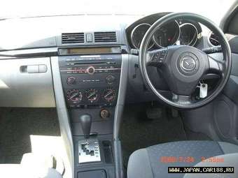2004 Mazda Axela Images