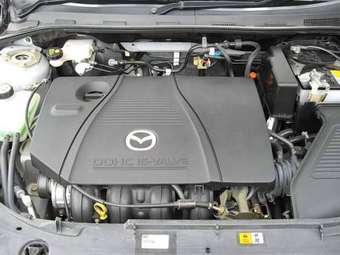 2004 Mazda Axela Photos