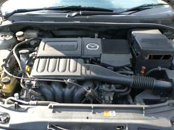 2004 Mazda Axela Pictures
