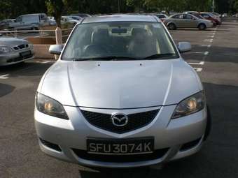 2004 Mazda Axela Pictures