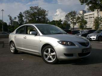 2004 Mazda Axela Photos