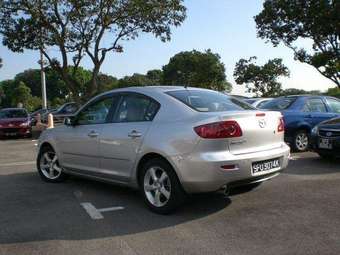 2004 Mazda Axela Pictures