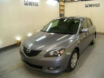 2004 Mazda Axela Pictures