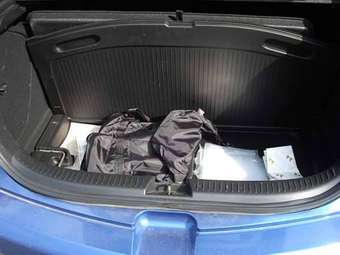 2004 Mazda Axela Pictures