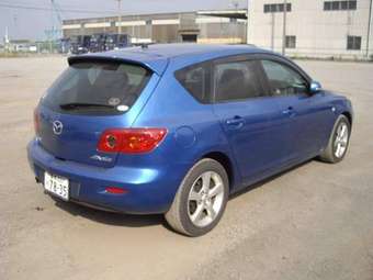2004 Mazda Axela Pictures