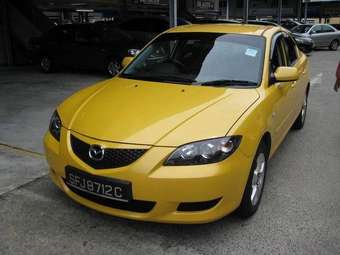 2004 Mazda Axela Pictures