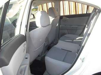 2004 Mazda Axela Pictures