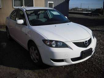 2004 Mazda Axela Pictures