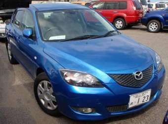 2004 Mazda Axela Pictures