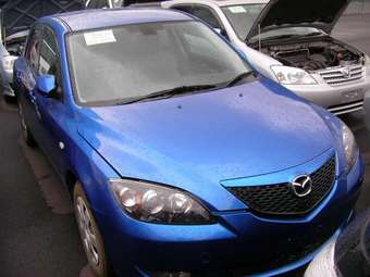 2004 Mazda Axela Pictures