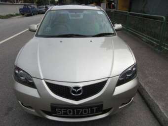 2004 Mazda Axela Images