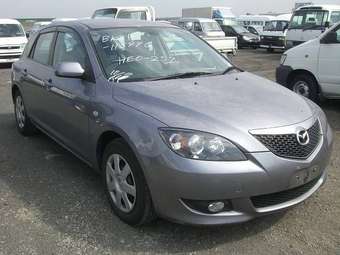2004 Mazda Axela Pics