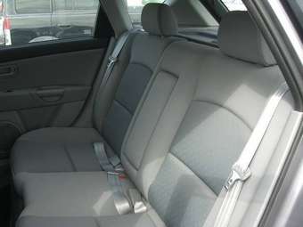 2004 Mazda Axela Pictures