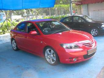 2004 Mazda Axela Images