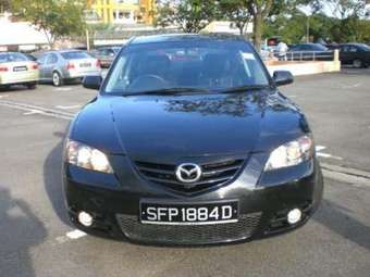 2004 Mazda Axela Pictures