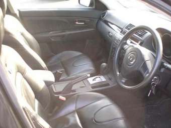 2004 Mazda Axela Pics