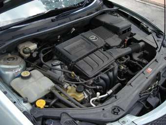 2004 Mazda Axela Photos