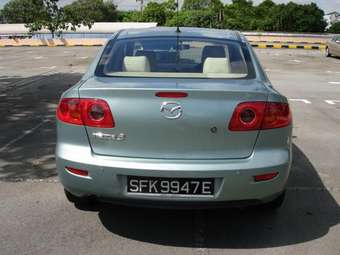 2004 Mazda Axela Photos